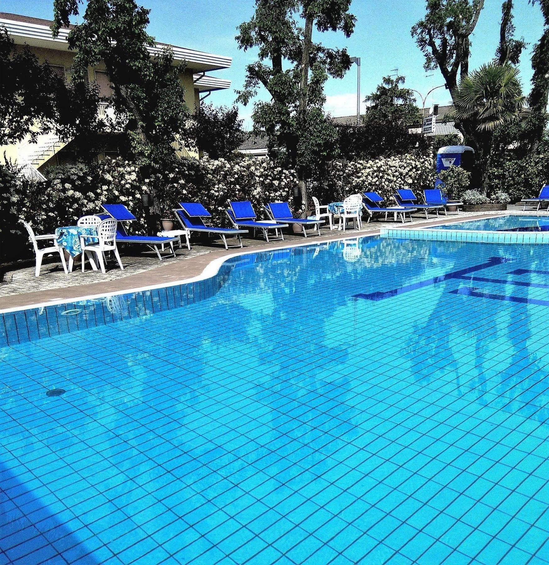 Hotel Centrale Eraclea Mare Ngoại thất bức ảnh